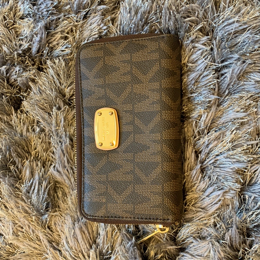 Michael kors wallet